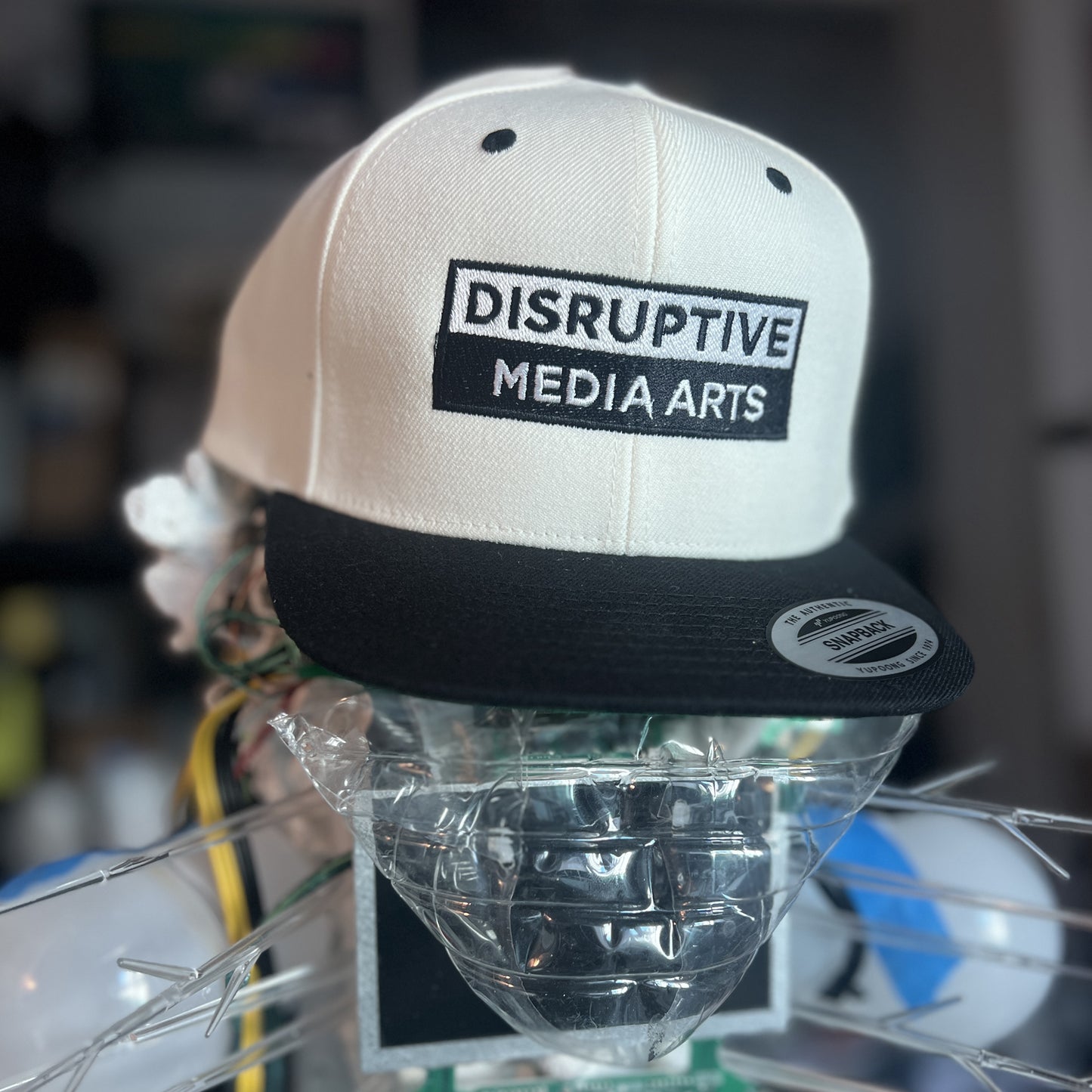 [dNASAb] Flat Bill Snapback – High-Profile Resistance Cap, "Disruptive Media Arts" arsenal [Rockstar Edition]